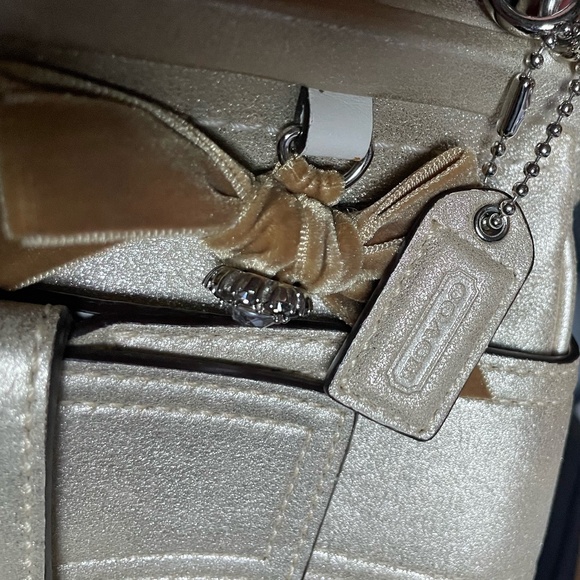 Coach Soho Kisslock Framed Satchel - Picture 5 of 10